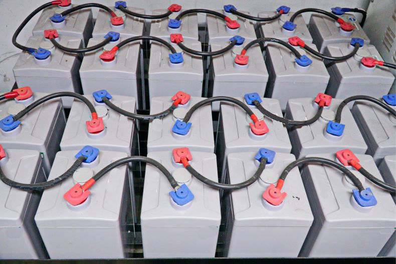 Solar Batteries: Should Install Them? · HahaSmart