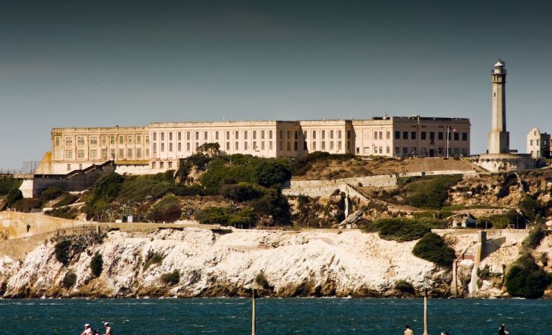 Alcatraz, San Francisco microgrid with solar